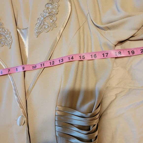 R.J. & CO vintage women's Tan satin trim pants suit 3 piece set size 8 - Picture 4 of 16